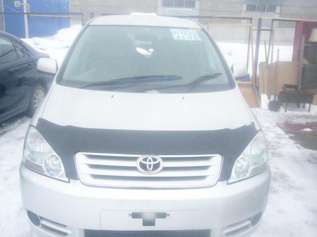 2003 Toyota Ipsum