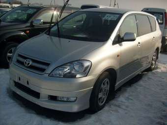 2003 Toyota Ipsum