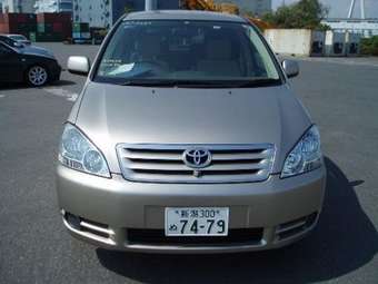 2003 Toyota Ipsum