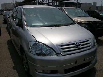 2003 Toyota Ipsum