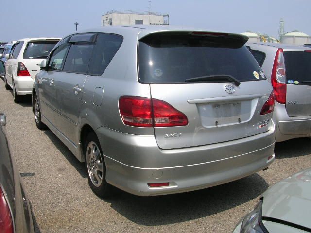 2003 Toyota Ipsum