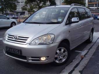 2003 Toyota Ipsum