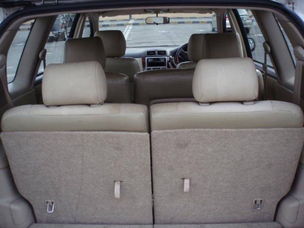 2003 Toyota Ipsum