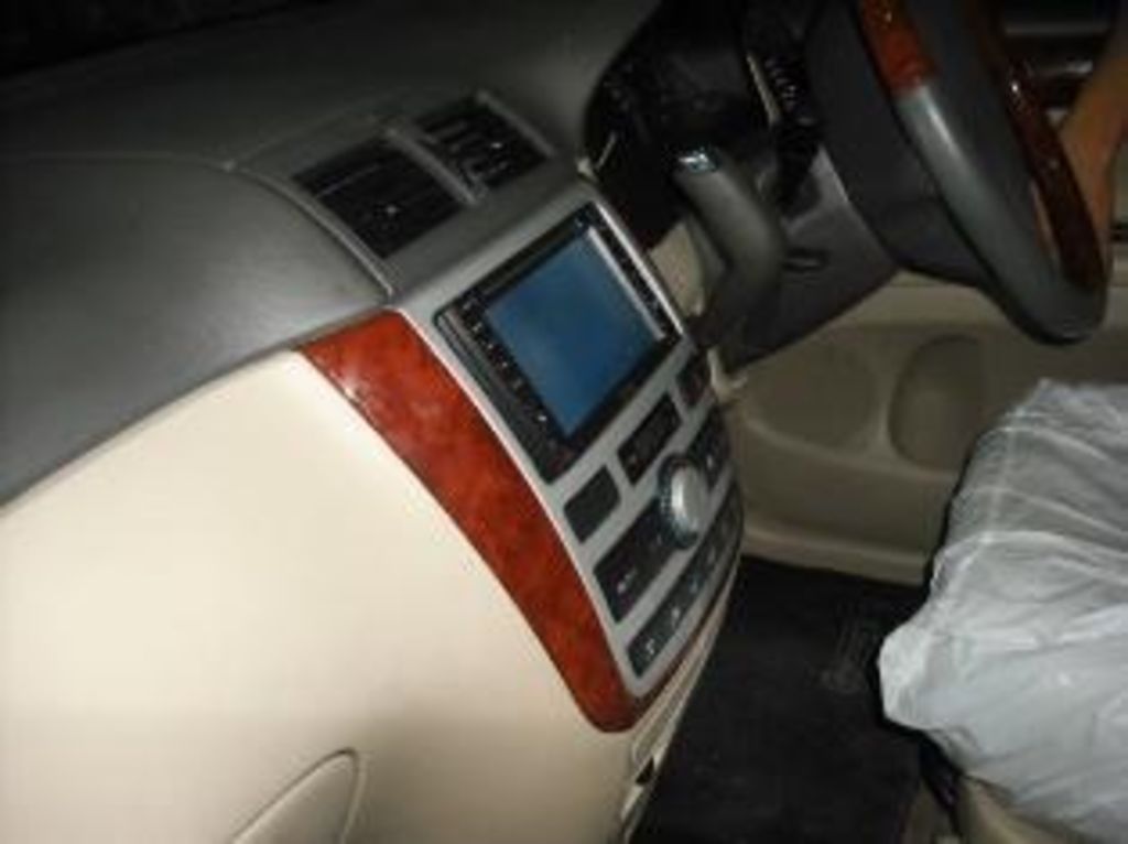 2003 Toyota Ipsum