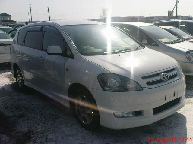 2003 Toyota Ipsum