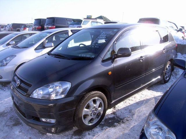 2003 Toyota Ipsum