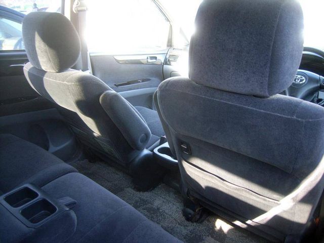 2003 Toyota Ipsum