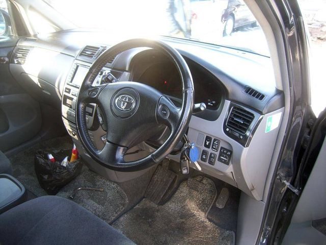 2003 Toyota Ipsum