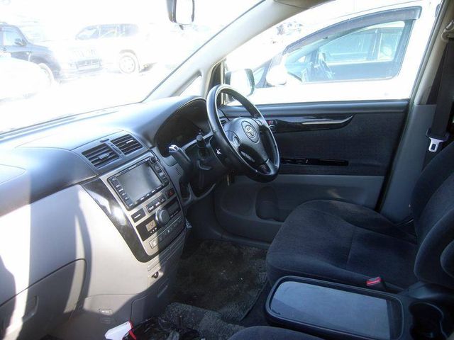 2003 Toyota Ipsum