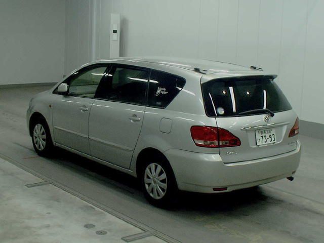 2003 Toyota Ipsum