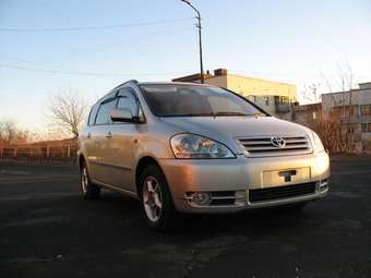 2003 Toyota Ipsum