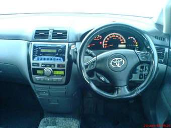 2003 Toyota Ipsum