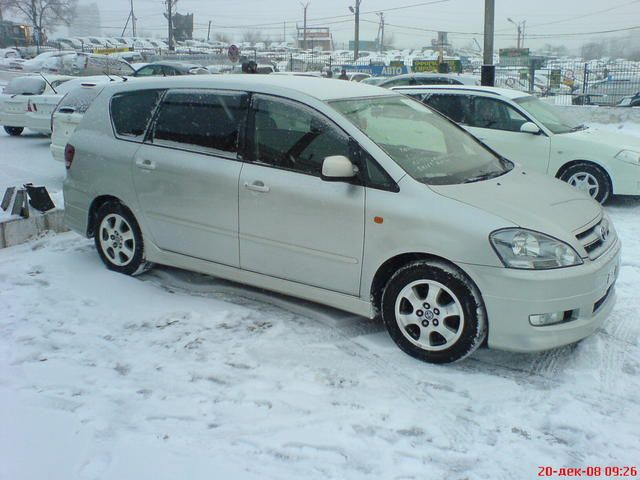 2003 Toyota Ipsum