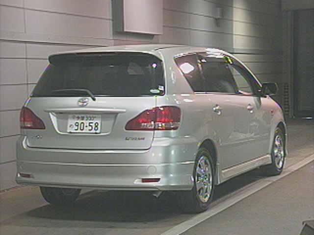 2003 Toyota Ipsum