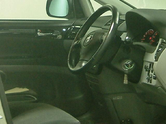 2003 Toyota Ipsum