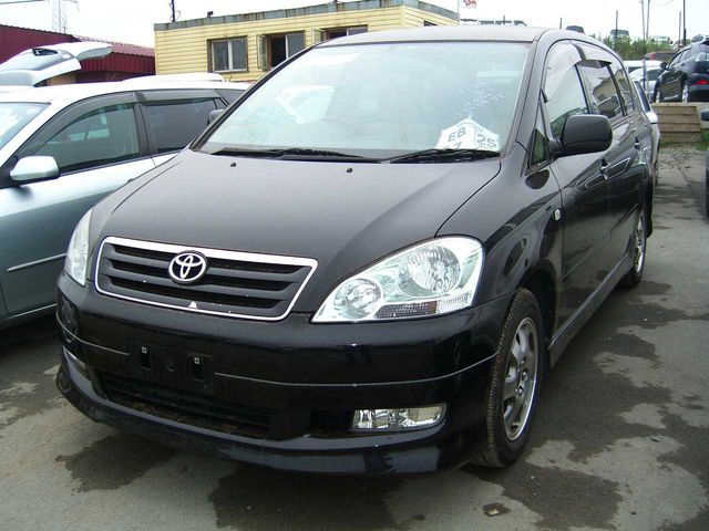 2003 Toyota Ipsum