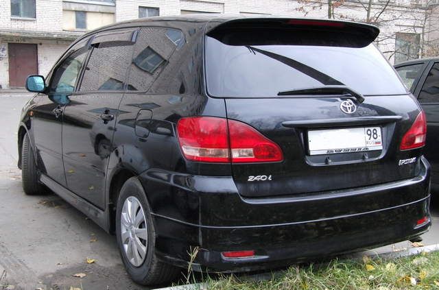 2003 Toyota Ipsum