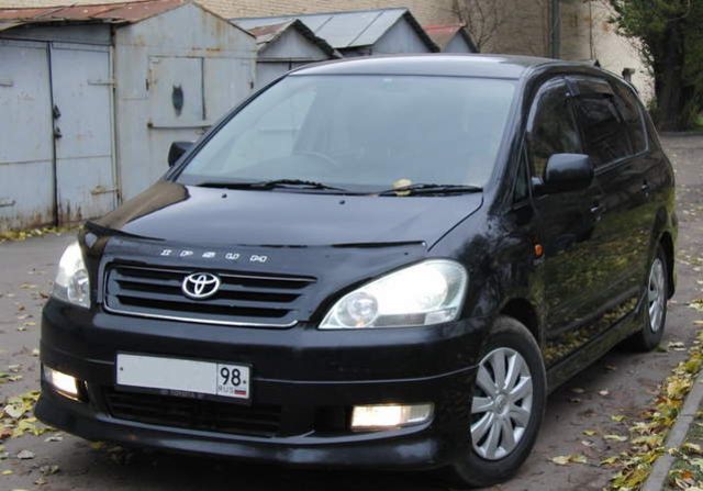 2003 Toyota Ipsum