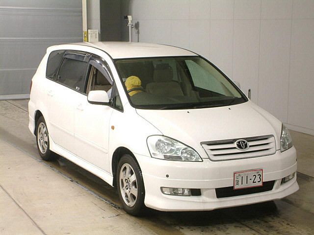 2003 Toyota Ipsum