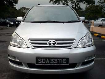 2003 Toyota Ipsum Photos
