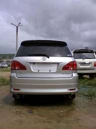 2003 Toyota Ipsum Pictures