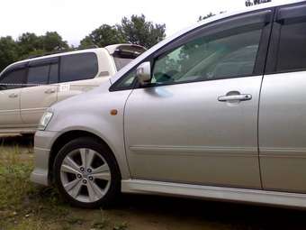 2003 Toyota Ipsum Photos