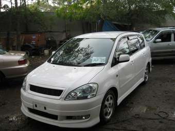 2003 Toyota Ipsum Wallpapers