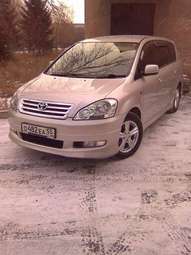 2003 Toyota Ipsum Photos