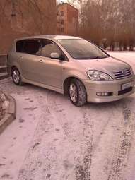2003 Toyota Ipsum Photos