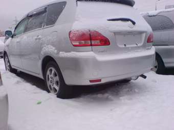 2003 Toyota Ipsum Images