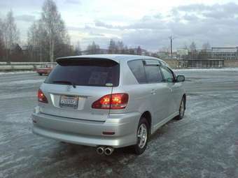 2003 Toyota Ipsum Photos