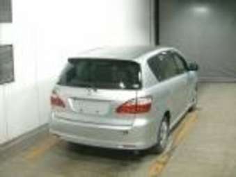 2003 Toyota Ipsum Pictures