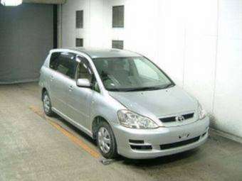 2003 Toyota Ipsum Pictures