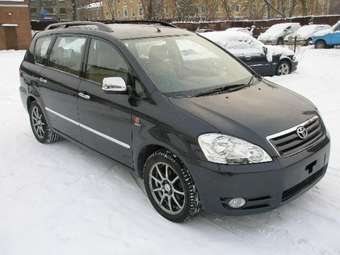 2003 Toyota Ipsum Wallpapers