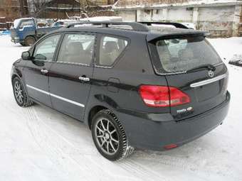 2003 Toyota Ipsum Images