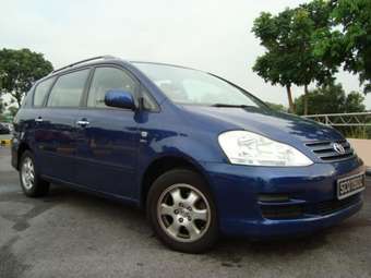 2003 Toyota Ipsum Images