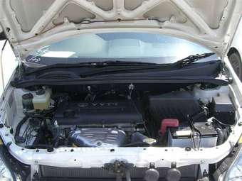 2003 Toyota Ipsum Photos