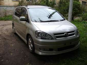 2003 Toyota Ipsum Photos