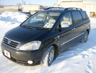 2003 Toyota Ipsum Images