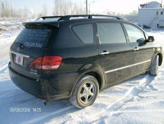 2003 Toyota Ipsum Pictures