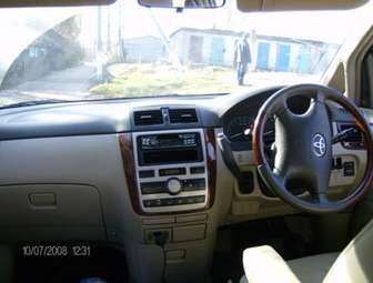 2003 Toyota Ipsum Pics