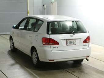 2003 Toyota Ipsum Pictures