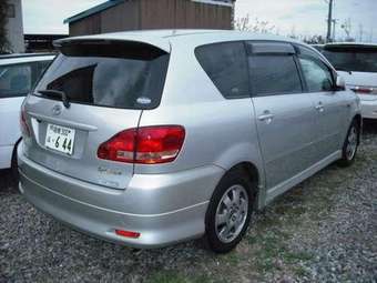 2003 Toyota Ipsum Pictures