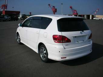 2003 Toyota Ipsum Pics