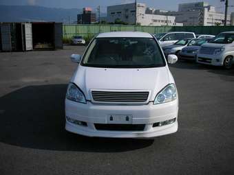 2003 Toyota Ipsum Pictures