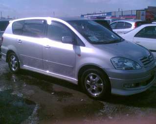 2003 Toyota Ipsum Images