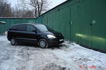 2003 Toyota Ipsum Images