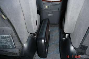 2003 Toyota Ipsum Pictures