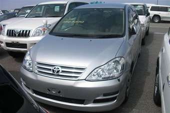 2003 Toyota Ipsum Pictures