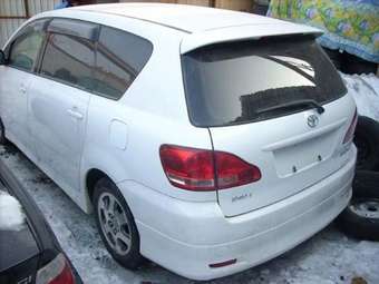 2003 Toyota Ipsum Pics